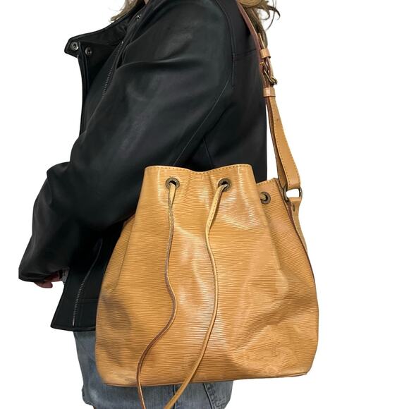 Louis Vuitton Noé Epi Leather Shoulder Bag Beige Vintage Authenticated - Picture 9 of 16